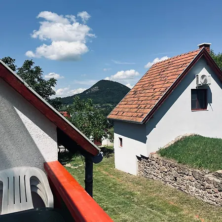 Case de vacanță Badacsony Hegyen Ket Haloszobas Haz