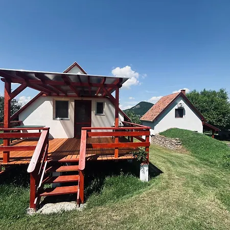 Badacsony Hegyen Ket Haloszobas Haz * Nemesgulács