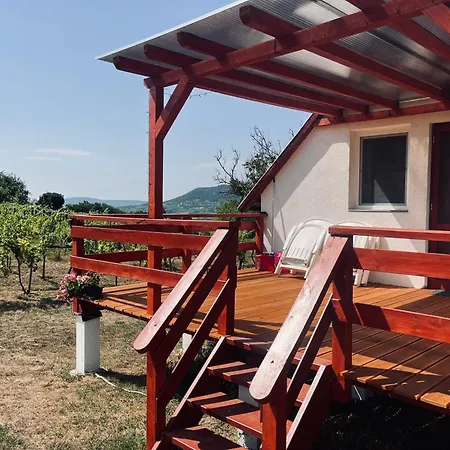 Badacsony Hegyen Ket Haloszobas Haz Case de vacanță Nemesgulács