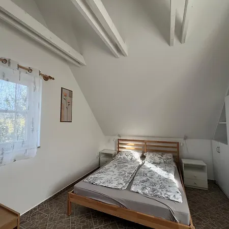 Badacsony Hegyen Ket Haloszobas Haz * Nemesgulács